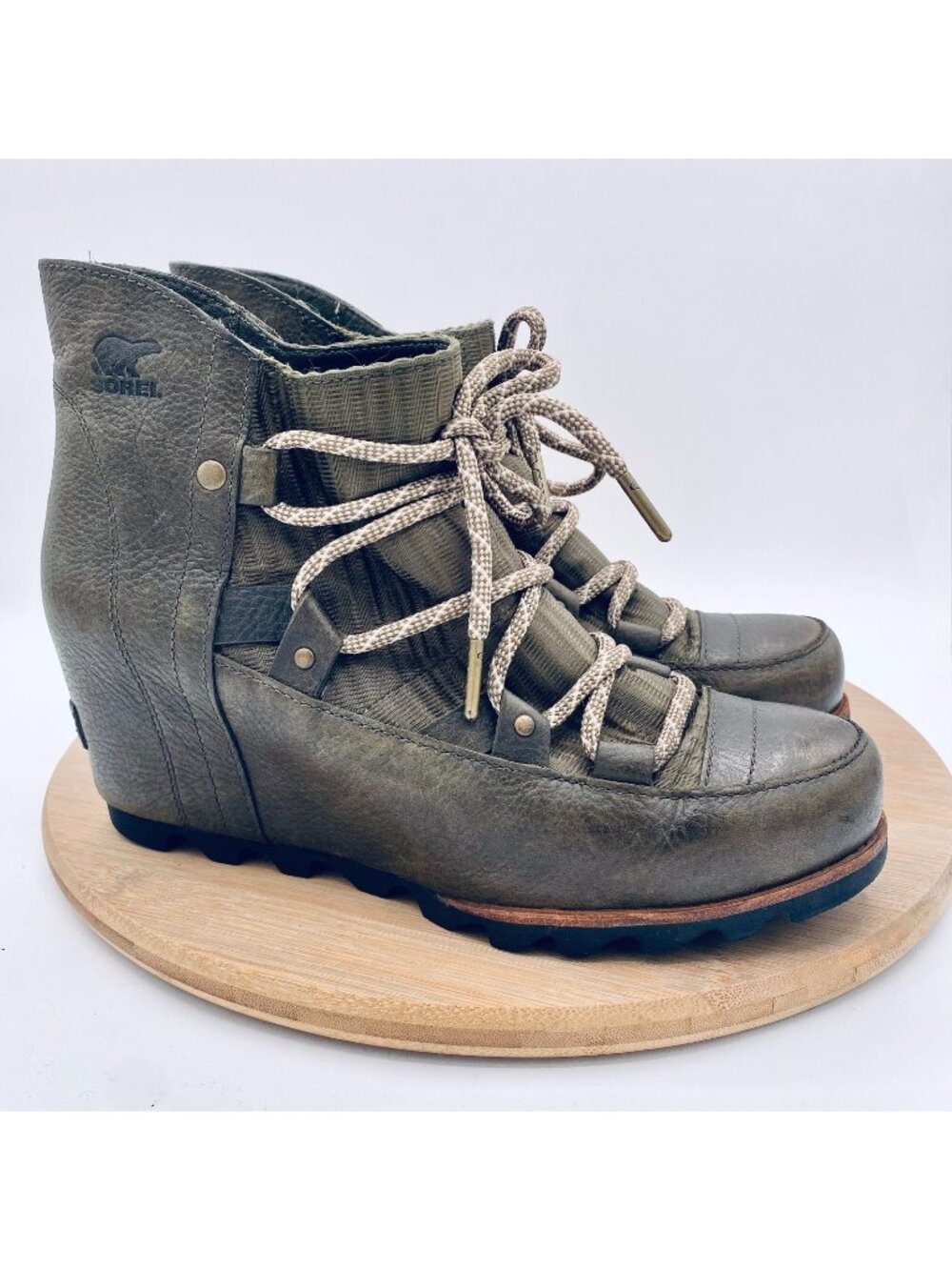 Sorel Boots Womens 9 Green Leather Ankle Wedge Waterproof Hiking Outdoor